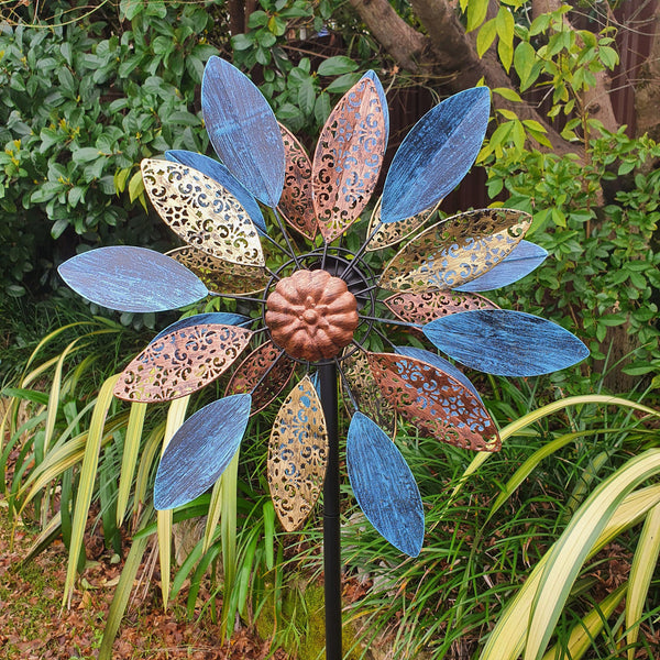 LACEY DAISY WINDSPINNER