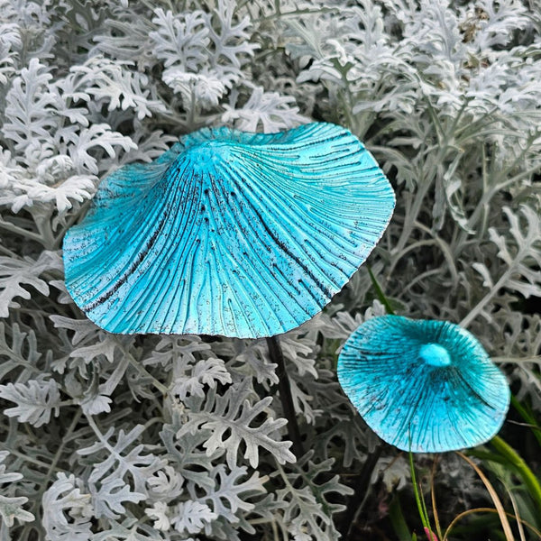 Double mushroom stake